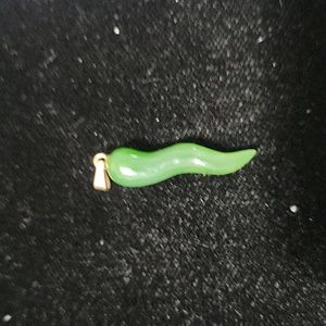 14K Yellow gold and jade nephrite pendant